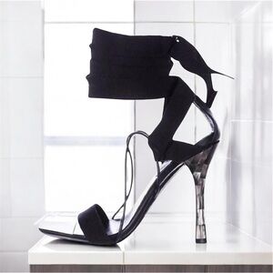 Gucci Tom Ford Grosgrain ribbon lace up mother of pearl runway heels sz 7.5B